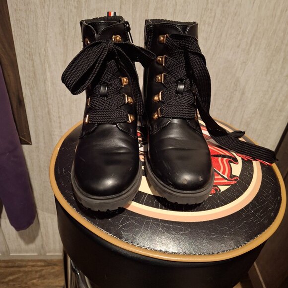 Tommy Hilfiger boots - Picture 3 of 15